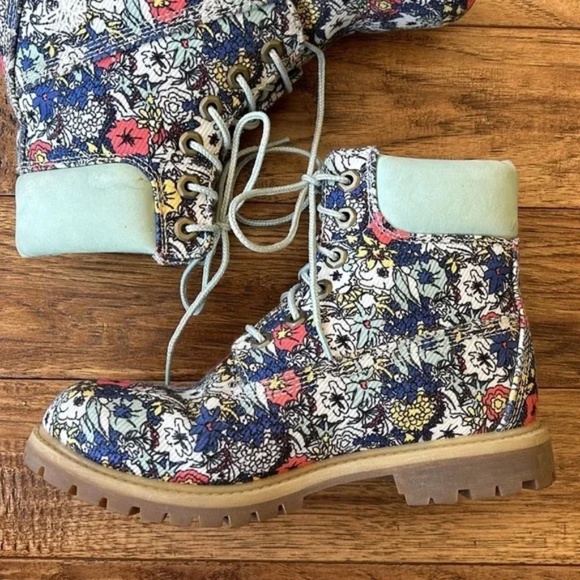Timberland Women's 6 Inch Premium Fabric Boots Multicolor Floral Size 6.5 - Picture 5 of 13